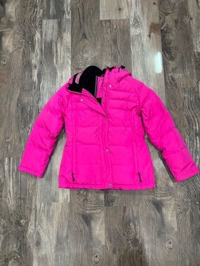 NWOT Calvin Klein Women’s Bright Pink Puffer Jacket with Hood